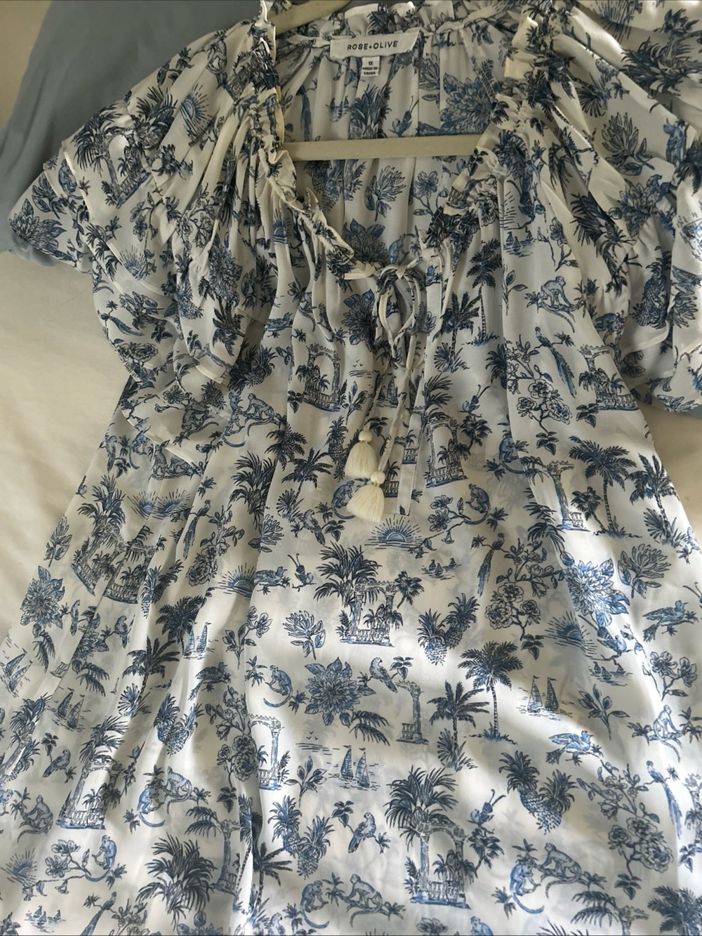 Rose & Olive White and Blue Botanical Tassel Flutter Sleeve Blouse - Picture 10 of 10